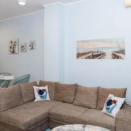 луксозен далия Daire *